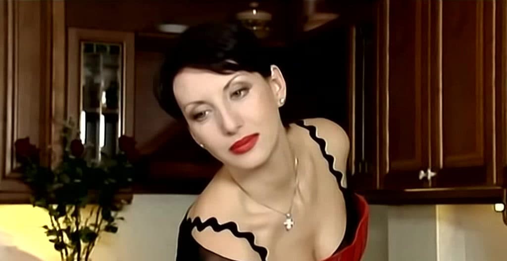 Алика Смехова с голой писькой и велеколепной обнаженной грудью