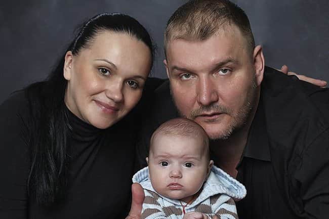 Дмитрий Быковский с женой и ребенком