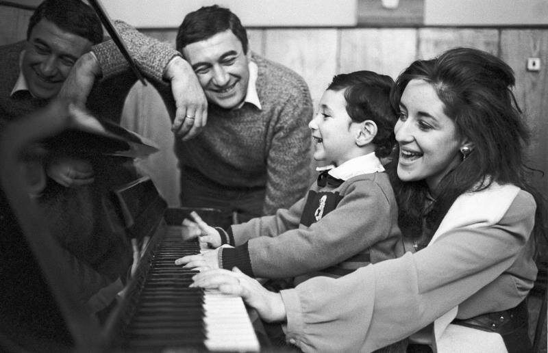 Тамара Гвердцители с Георгие Кахабришвили и сыном