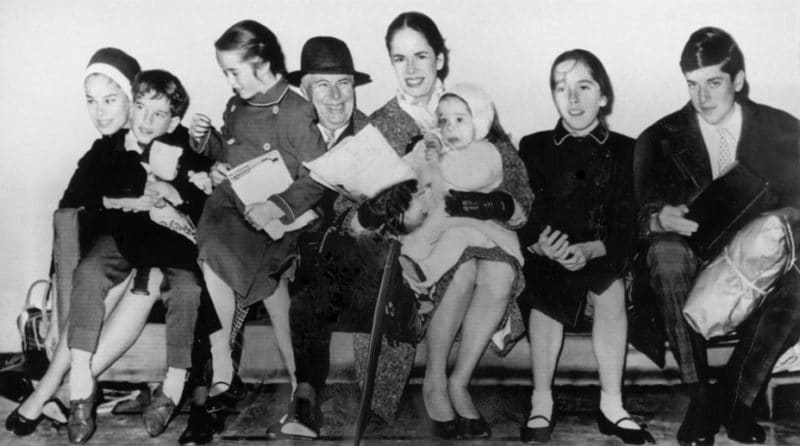 Чарли Чаплин с детьми