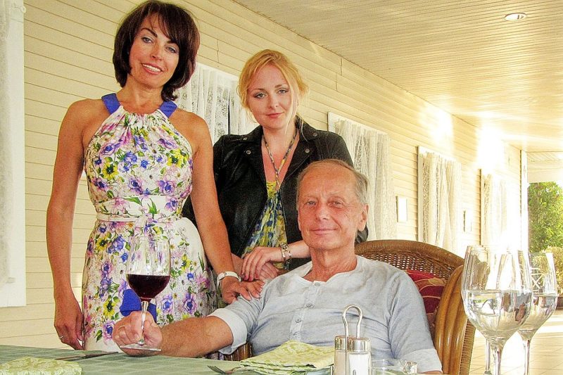 Михаил Задорнов с Еленой Бомбиной и дочерью