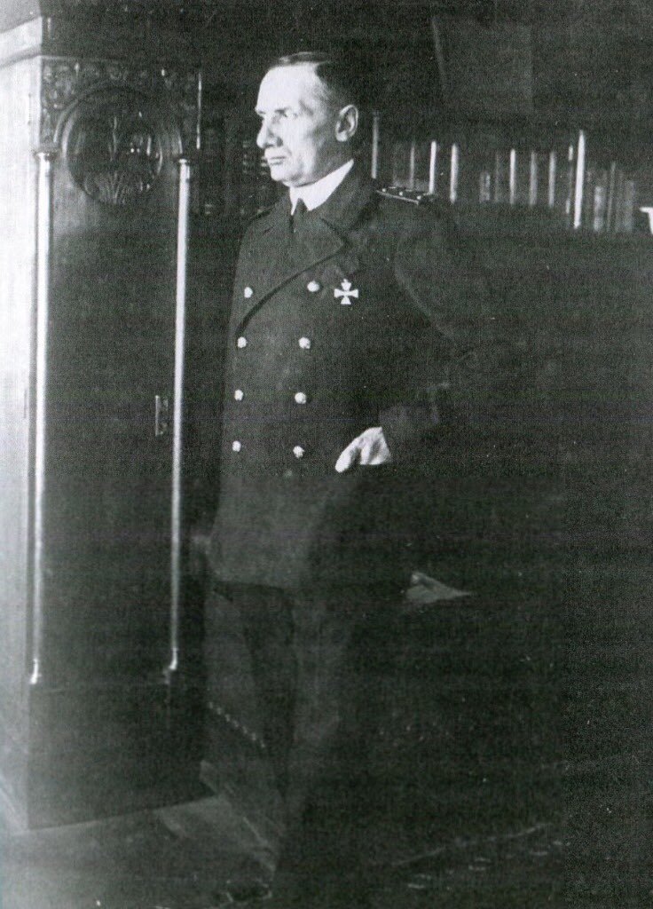 Борис Ельцин на голосовании