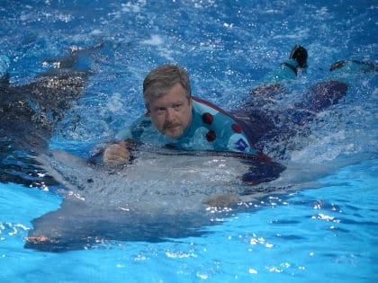 Валдис Пельш ведущий «Вместе с дельфинами»