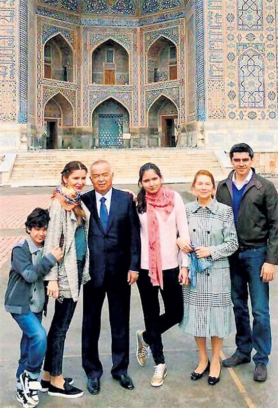 Супруга Ислама Каримова поделилась уникальным архивным фото его семьи