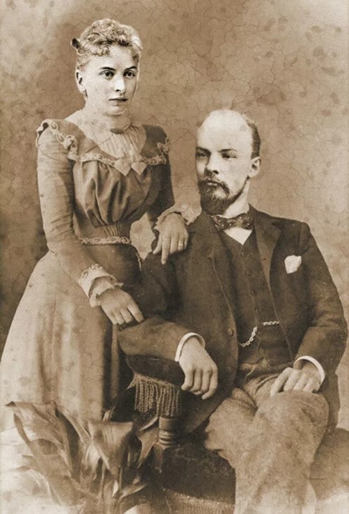 Инесса Арманд с Лениным