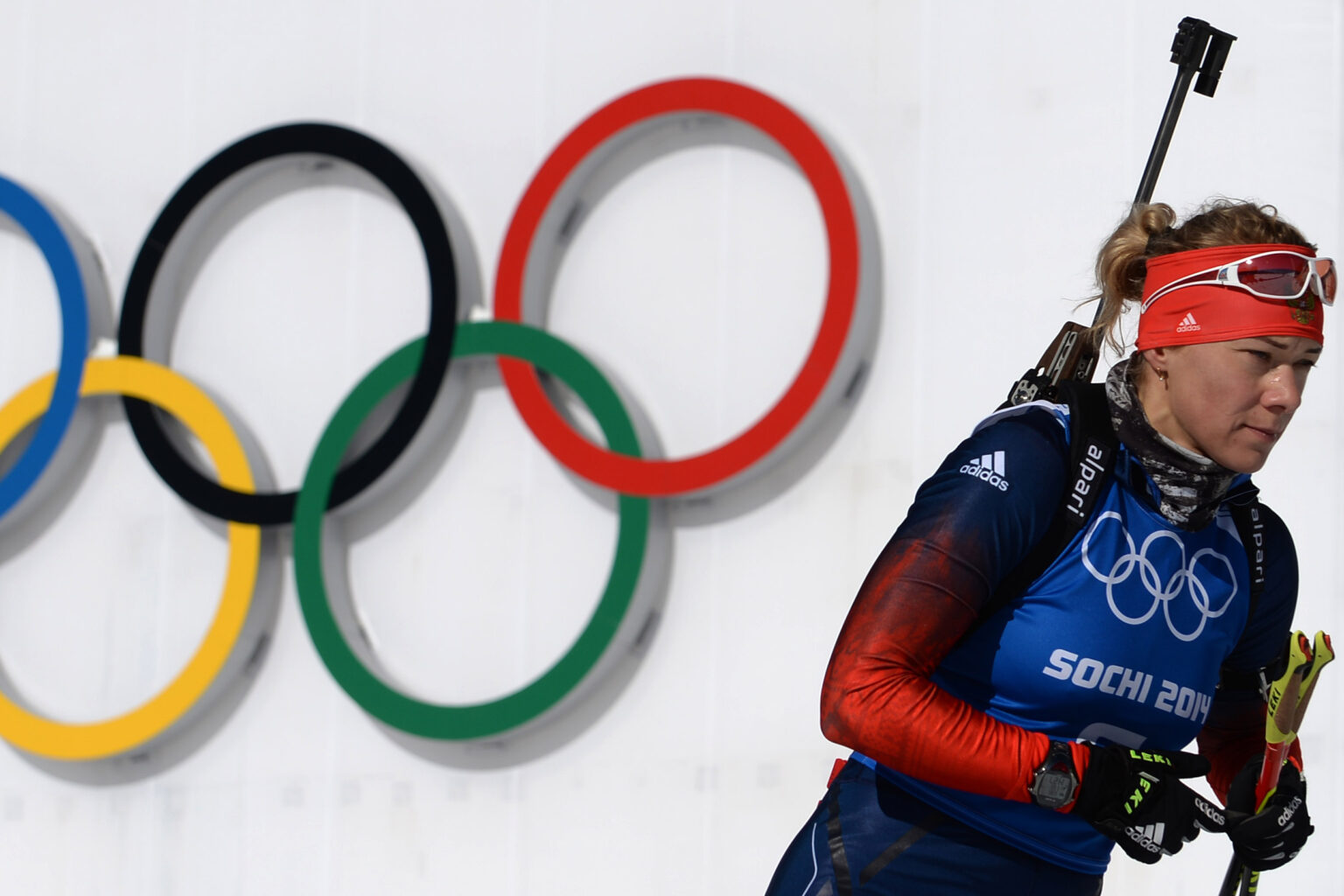 Спорт биатлон олимпийские игры. Ольга Зайцева олимпиада Сочи. Ольга Зайцева 2014. Ольга Зайцева биатлонистка в Сочи. Биатлон на Олимпийских играх Ольга Зайцева.