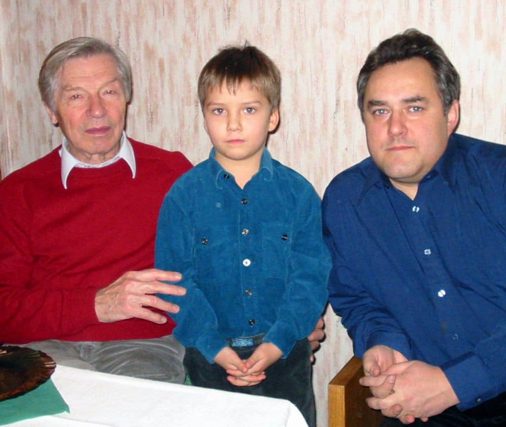 Г. Г. Черный и Сергей Зоненко с сыном