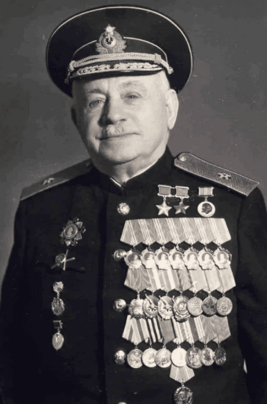 Иван Дмитриевич Папанин