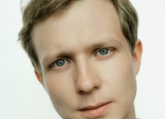 Денис Парамонов