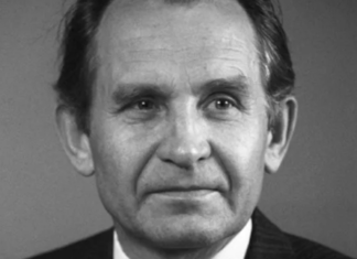 Олег Макаров