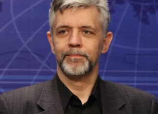 Андрей Савельев