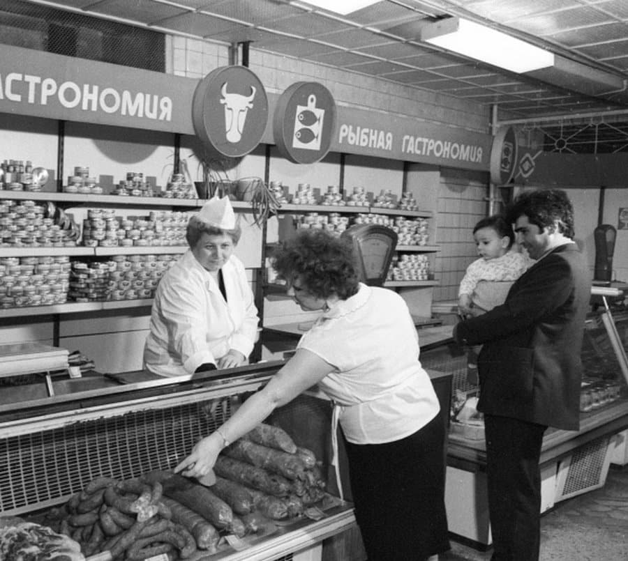 Как жили в СССР: быт, продукты, зарплаты