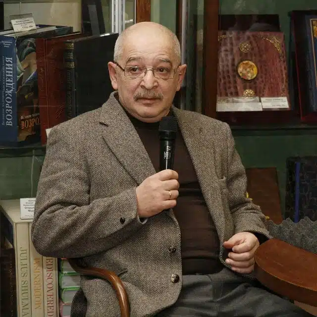 Лев Яковлевич Лурье