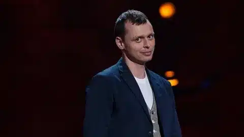 Виктор Комаров