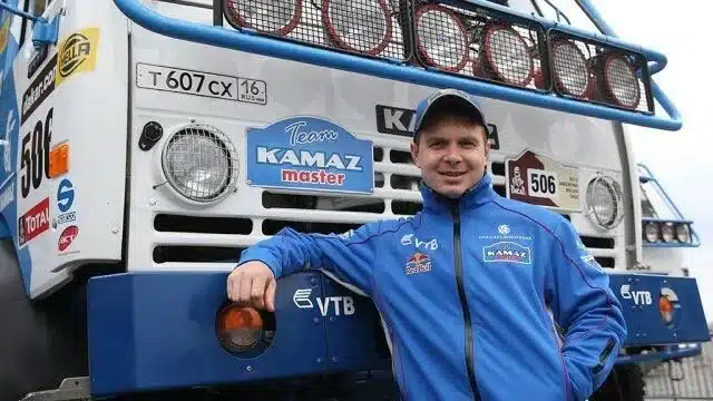 Эдуард Николаев