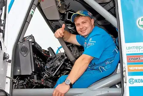 Эдуард Николаев