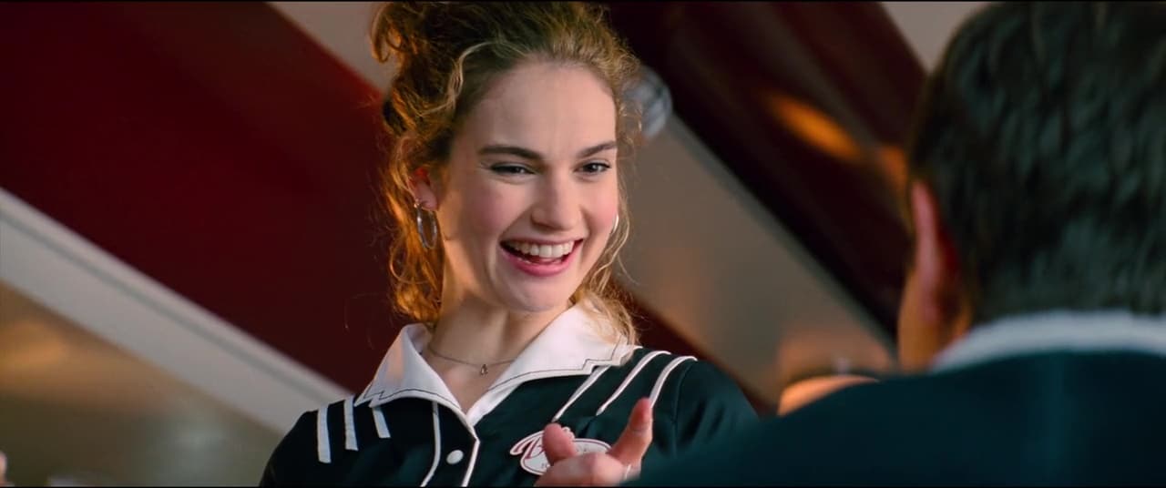 Лили Джеймс