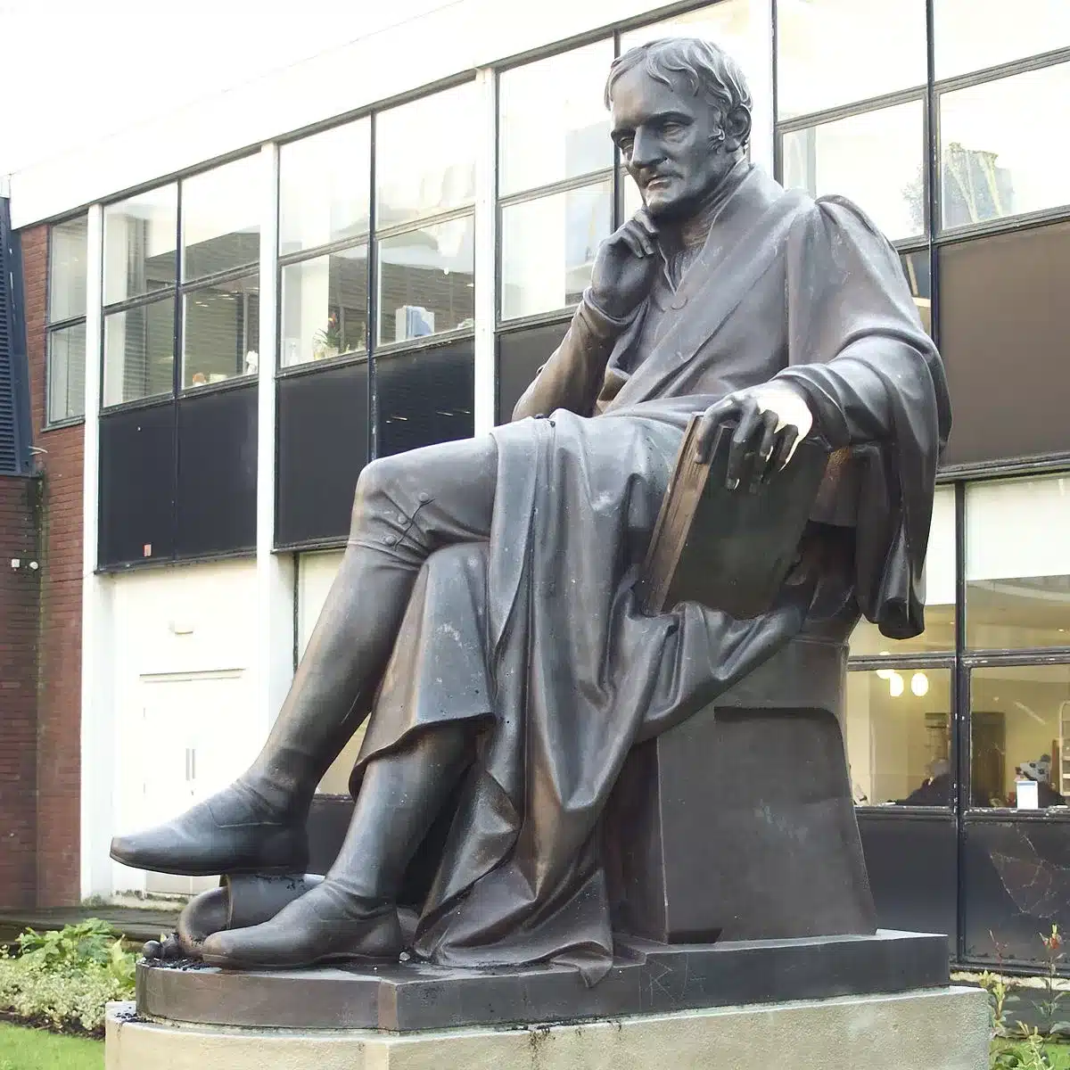 Джон Дальтон