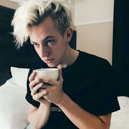 Демьян Волков