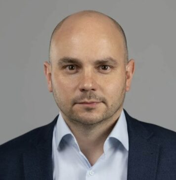 Андрей Пивоваров