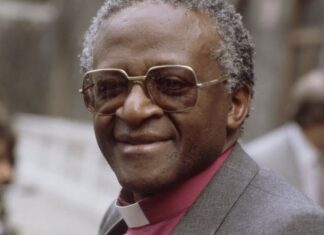 Десмонд Туту