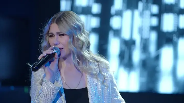 Любовь Попова