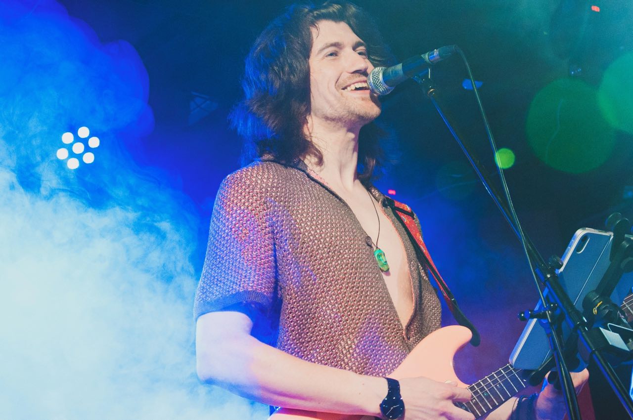 Антон Попов