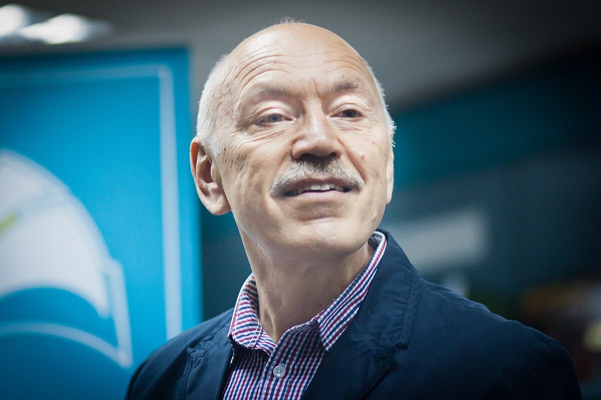 Нурали Латыпов