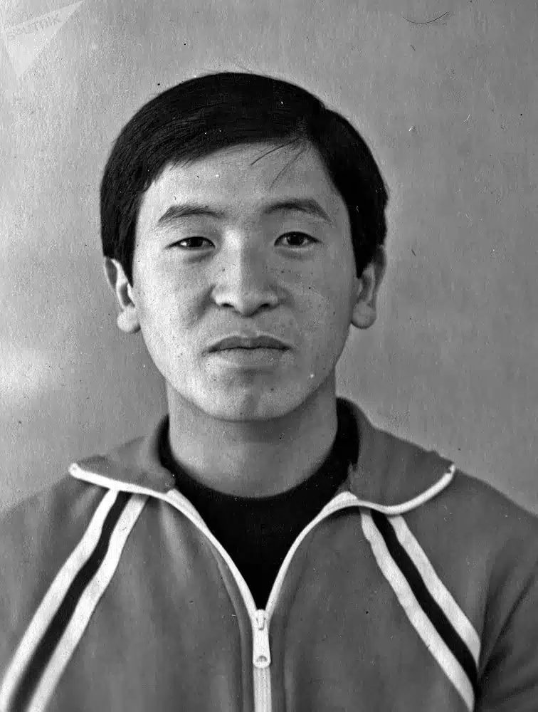 Сооронбай Шарипович Жээнбеков