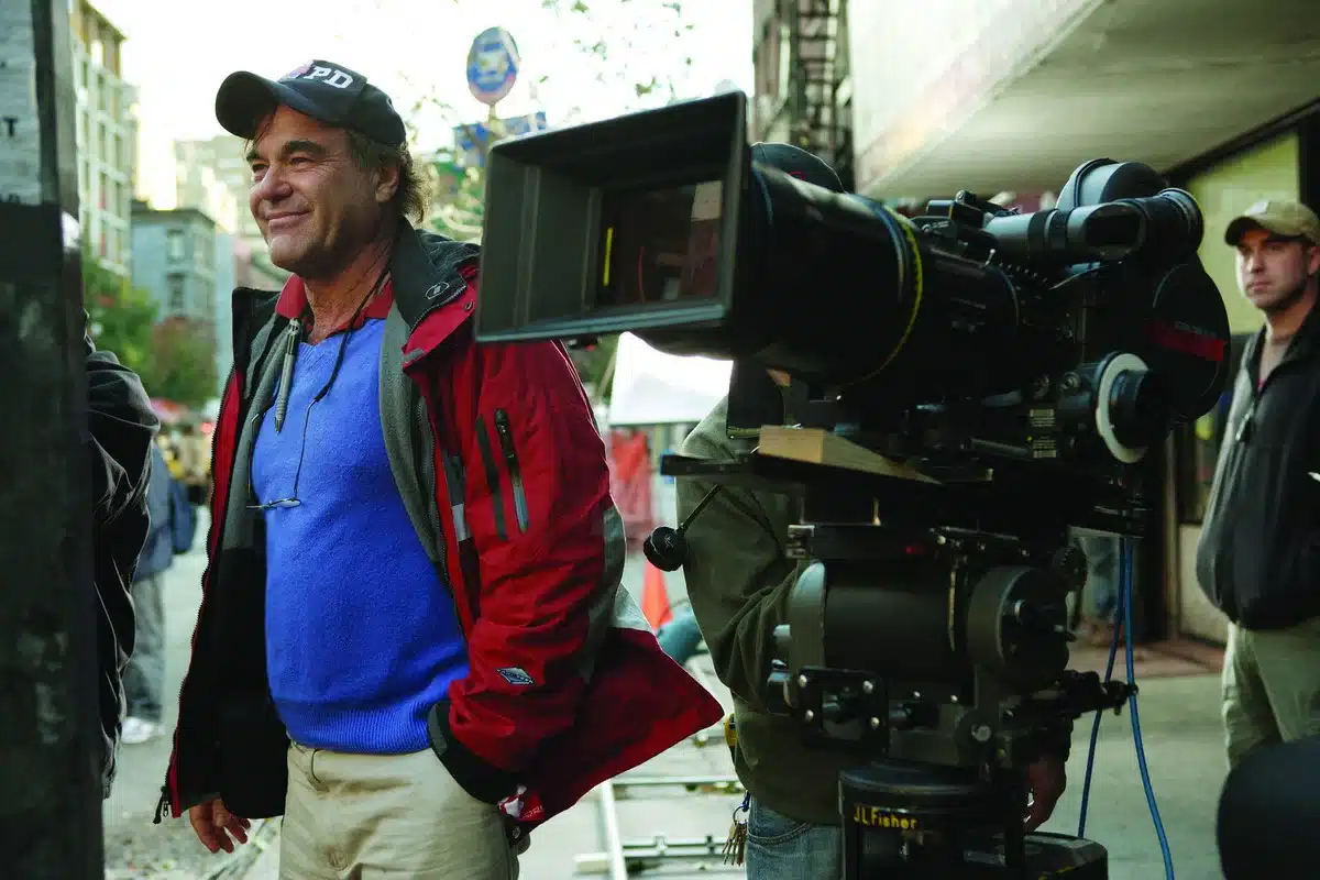 Оливер Стоун