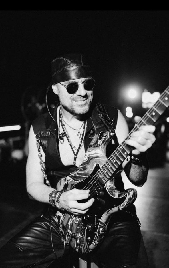 Роман Товстик