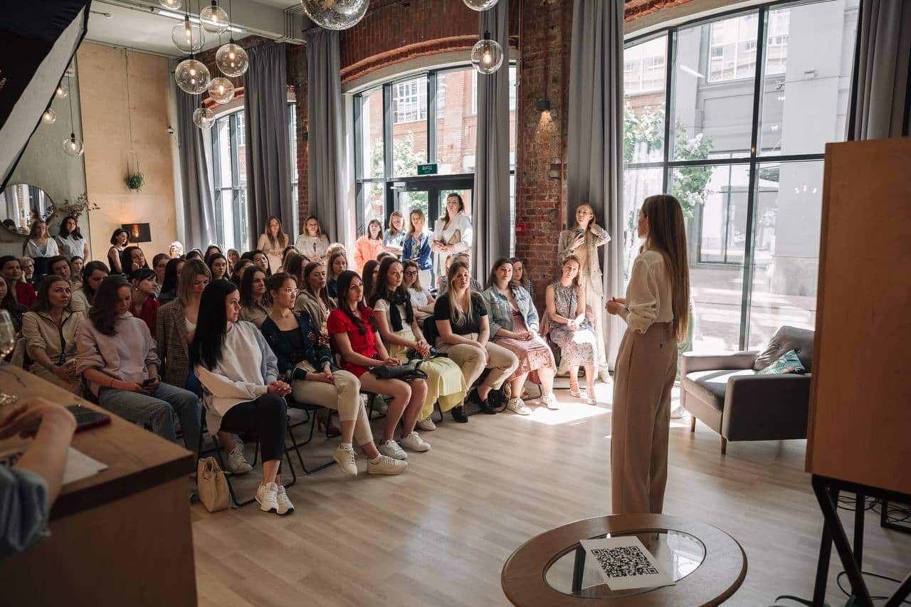 Юлия Столярова